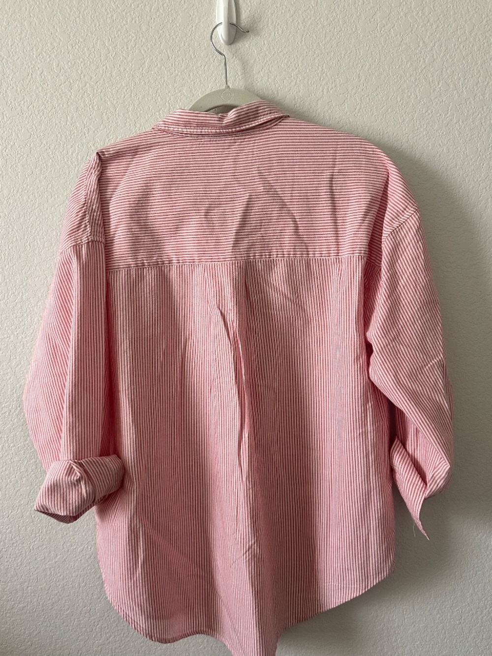 Red and white button down - Picture 4 of 6